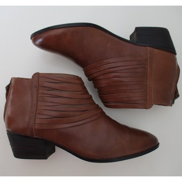 Clarks Artisan Spye Celeste Tan Leather Ankle Boot - Picture 2 of 15